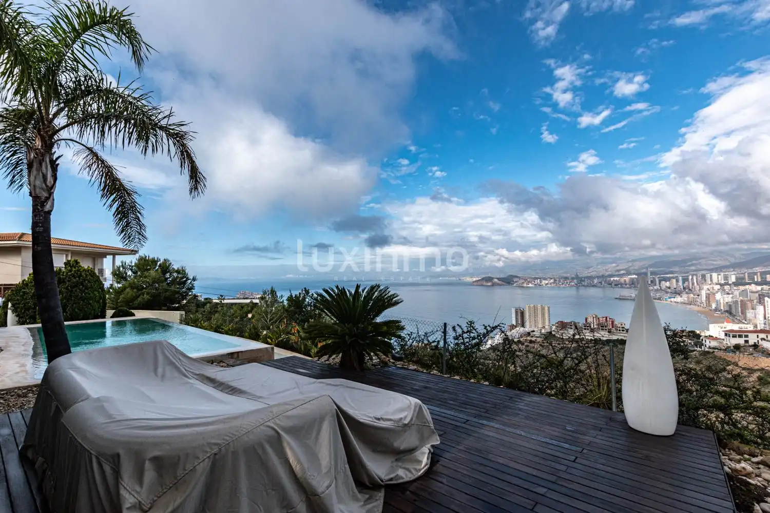 Vista exterior de Casa o chalet en venta en Benidorm con Aire acondicionado, Calefacción y Terraza