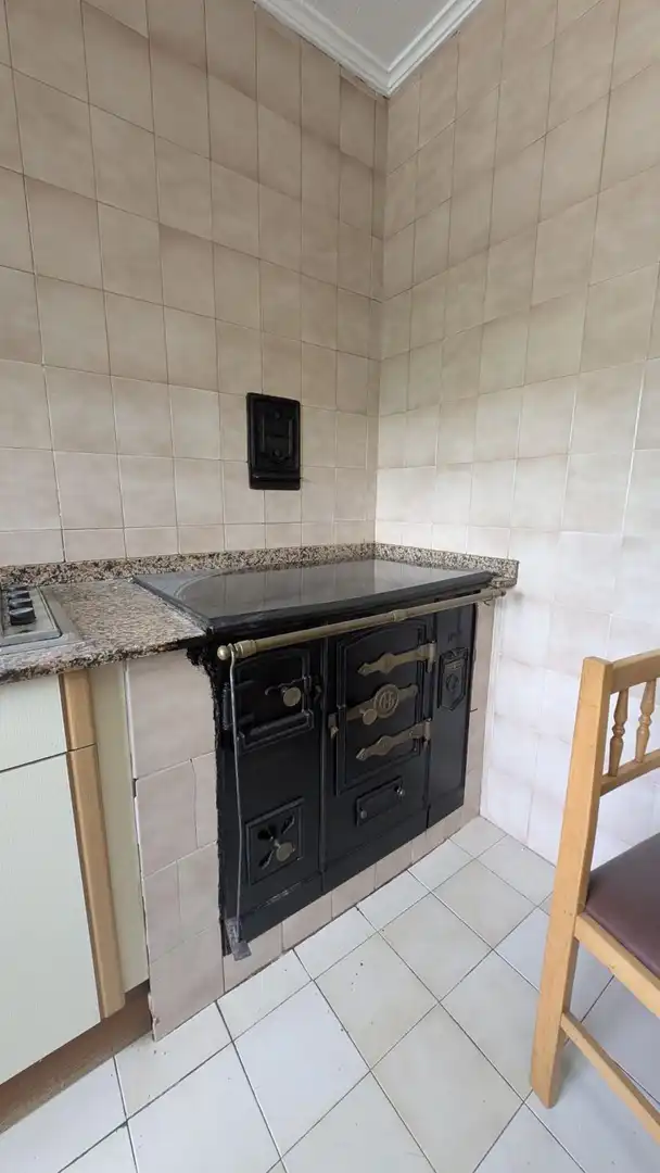 Küche von Wohnung zum Verkauf in Vega de Pas mit Heizung, Abstellraum und Möbliert