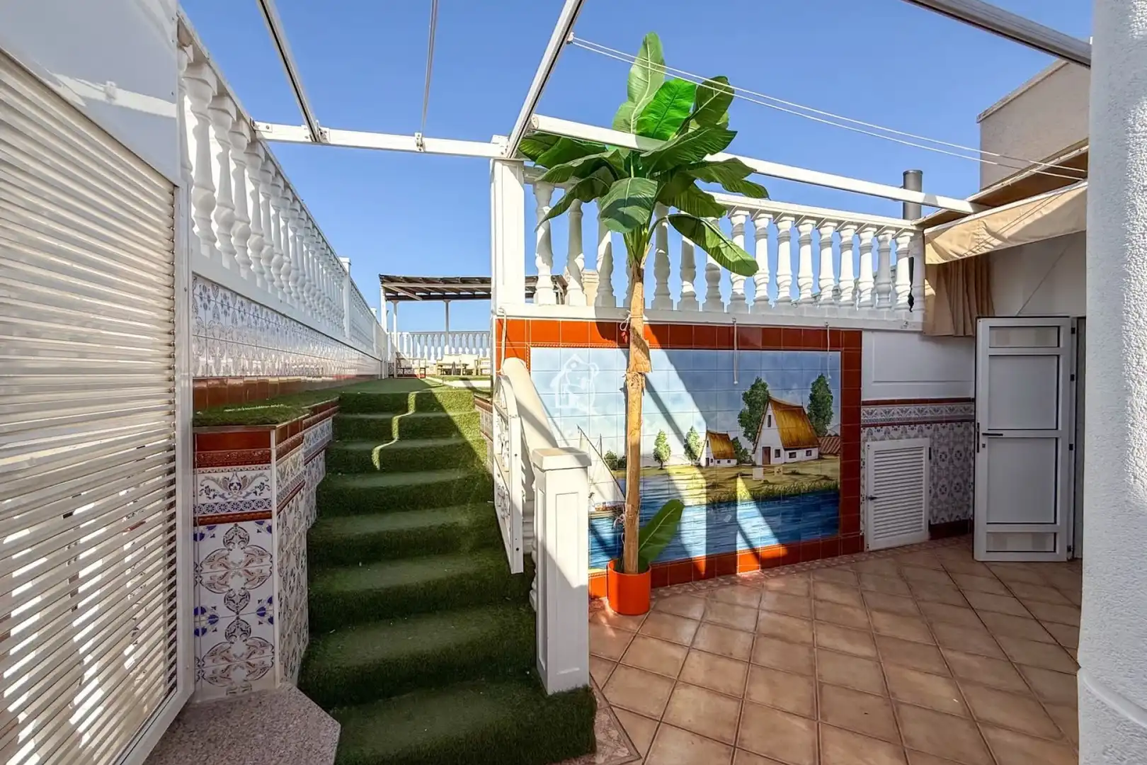 Terrasse von Dachboden zur Miete in Torrevieja mit Klimaanlage, Privatgarten und Terrasse