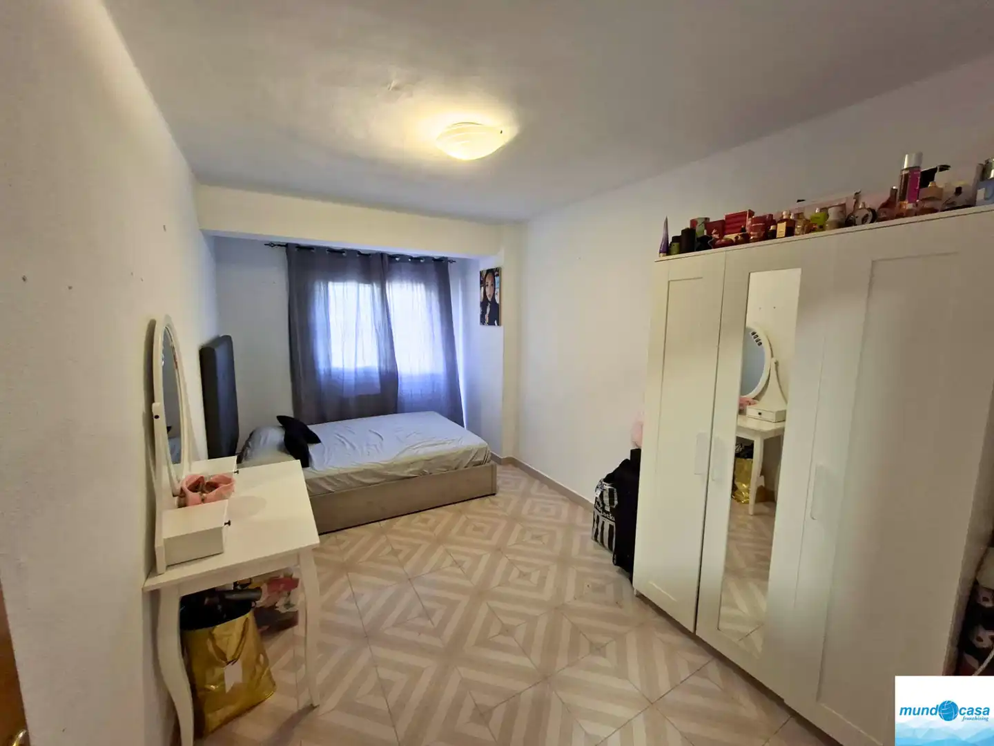 Habitación de Piso en venta en Zaragoza con Balcón