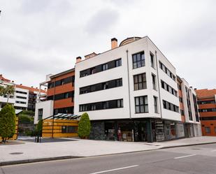 Vista exterior de Pis en venda en Gijón  amb Piscina