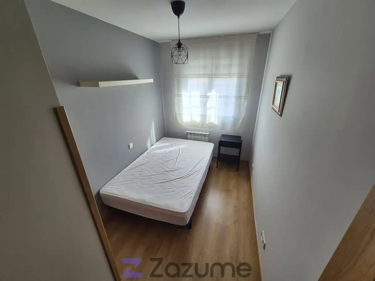 Bedroom of Flat for rent in Recas  with Air Conditioner, Heating and Terrace