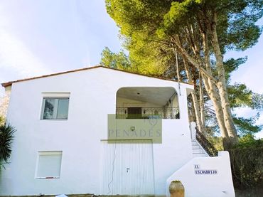 Villa con piscina in vendita a El Llombo