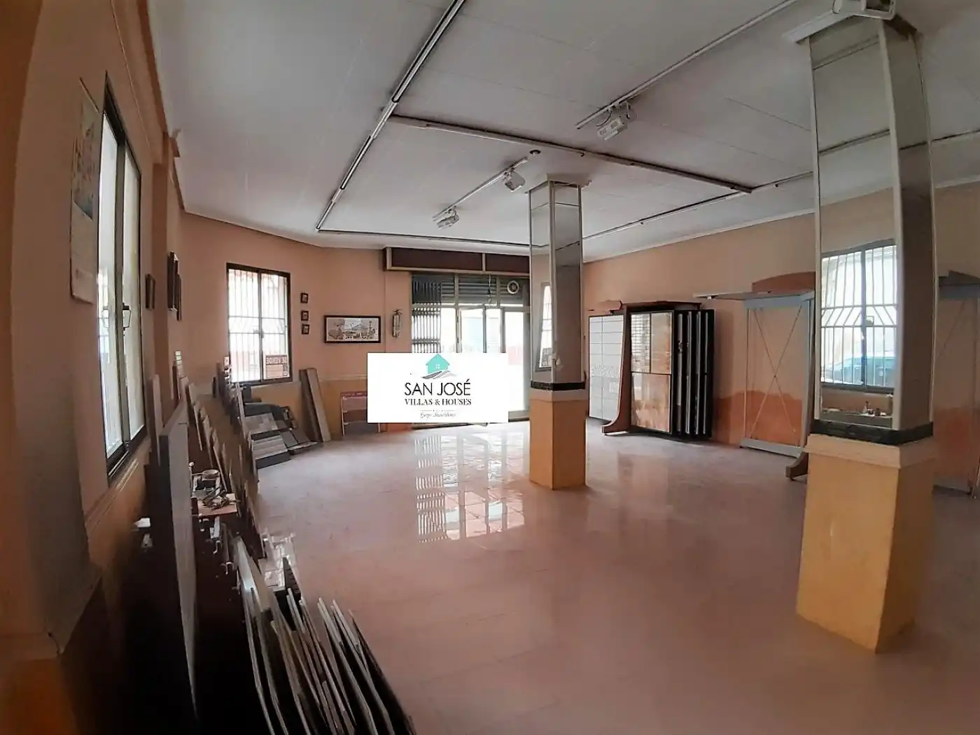 Local comercial en venda a Novelda