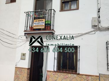 Casa con balcón en venta en Setenil de las Bodegas