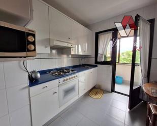 Cuina de Apartament en venda en Oviedo  amb Terrassa