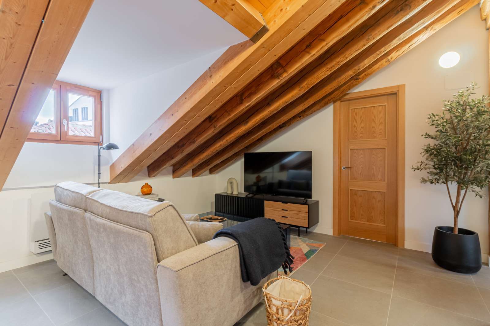 Sala de estar de Apartamento para compartir en  Madrid Capital con Aire acondicionado, Terraza y Amueblado