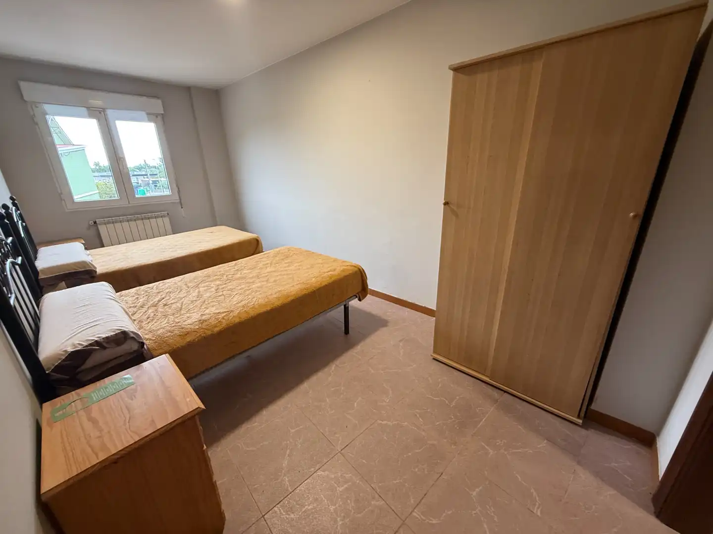 Dormitori de Edifici en venda en Siero amb Alarma
