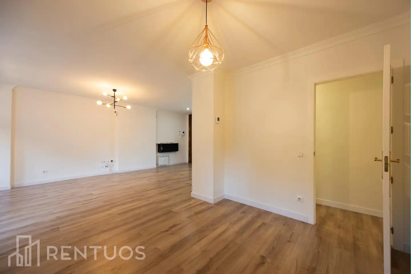 Wohnung zur Miete in Calle del Poeta Esteban de Villegas, Jerónimos