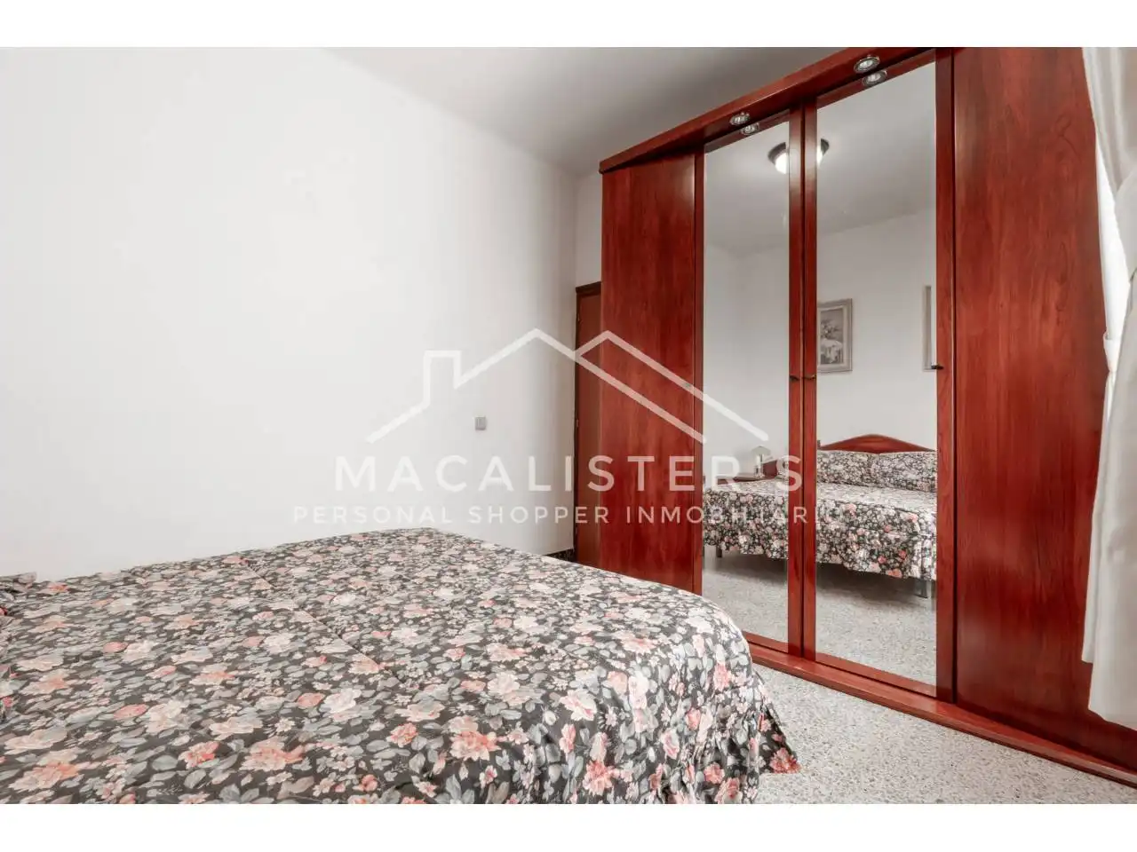 Bedroom of Flat for sale in Barcelona  with Air Conditioner and Balcony