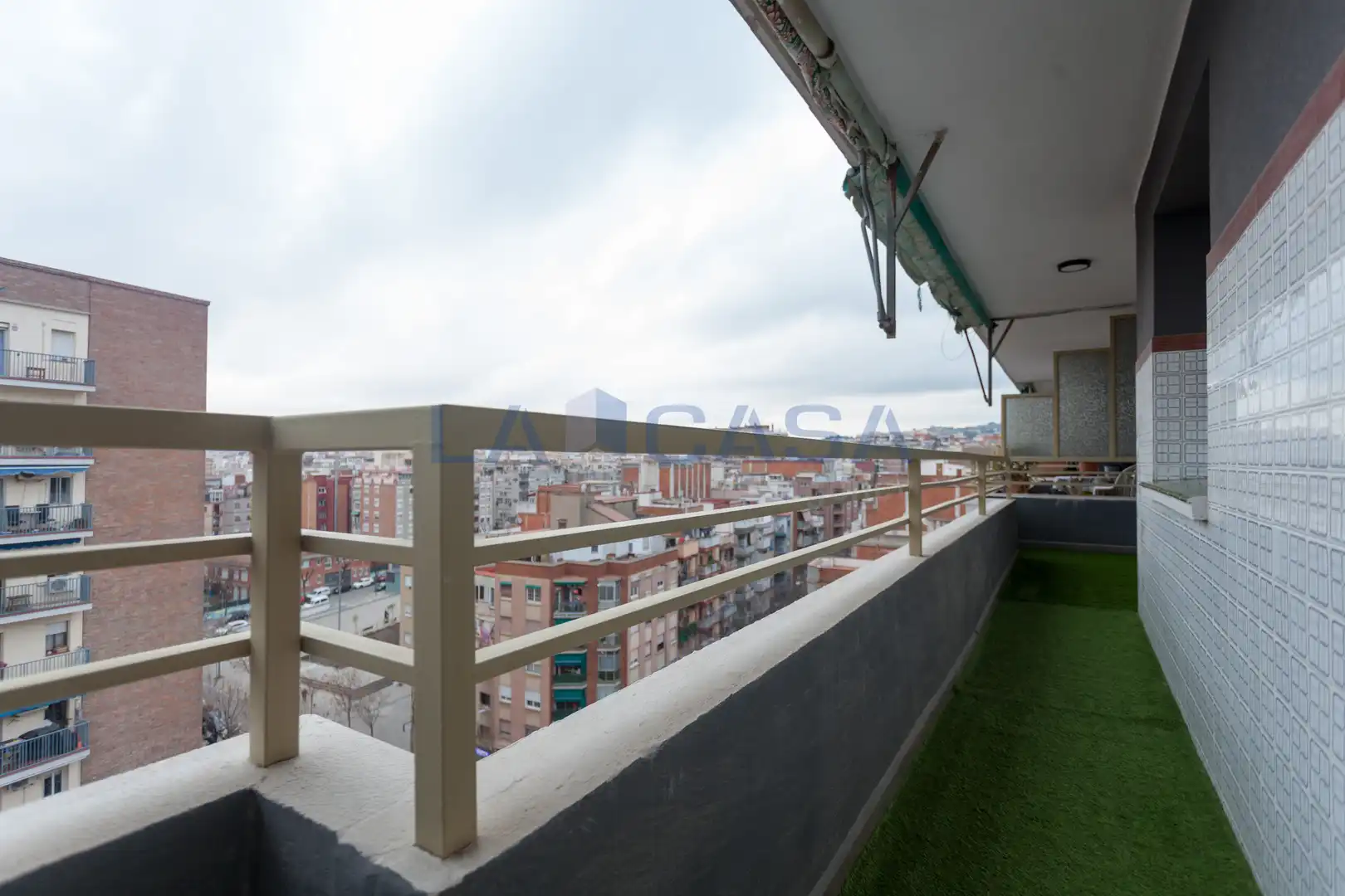 Terrassa de Àtic en venda en L'Hospitalet de Llobregat amb Balcó
