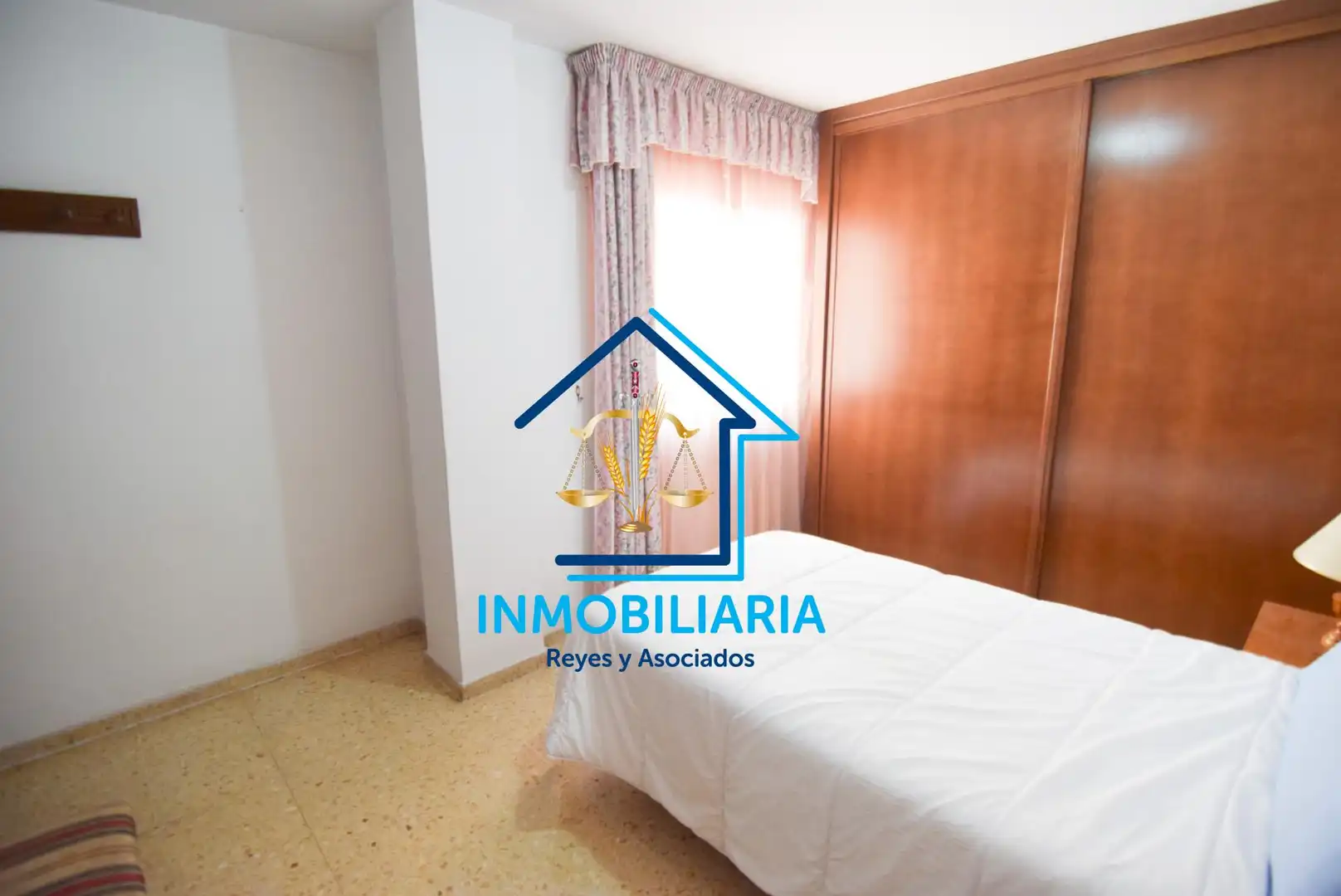 Schlafzimmer von Wohnung zum Verkauf in Córdoba mit Klimaanlage