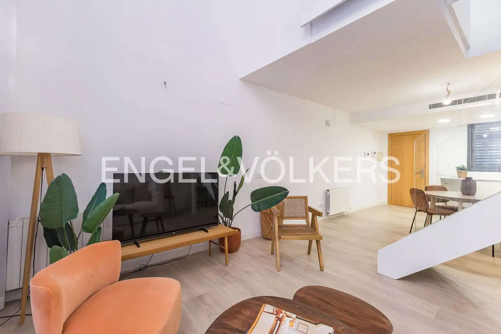 Sala de estar de Dúplex en venta en Barcelona con Aire acondicionado, Calefacción y Jardín privado