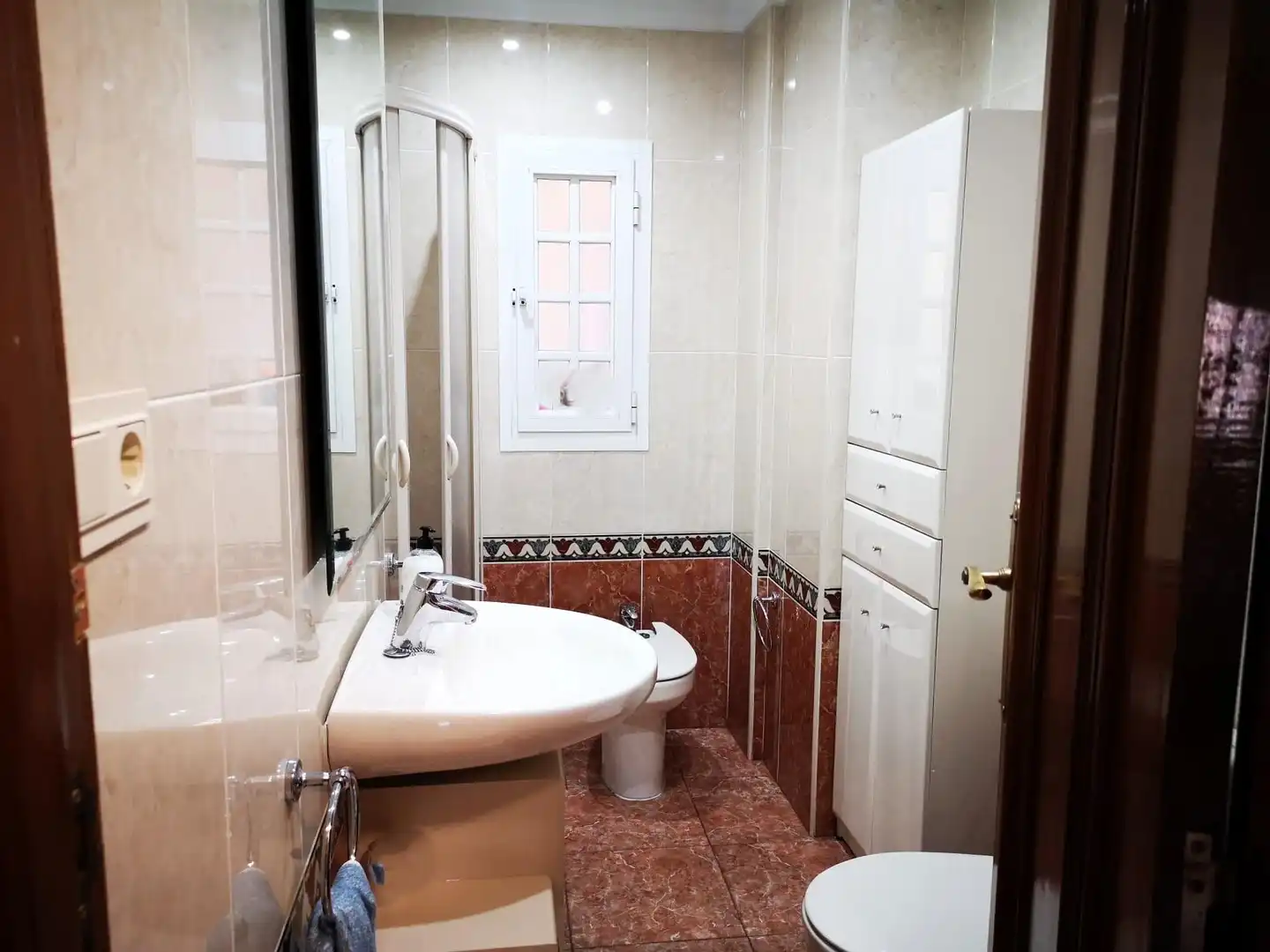 Bathroom of Flat for share in Granada