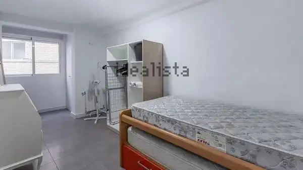 Dormitori de Pis en venda en Granada amb Calefacció i Moblat