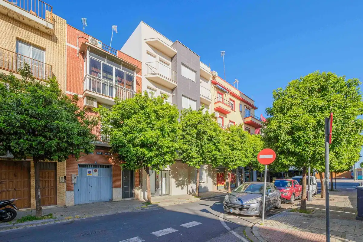 Exterior view of Flat for rent in Sevilla  with Air Conditioner, Heating and Terrace