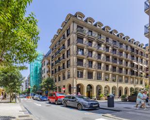 Vista exterior de Pis en venda en Donostia - San Sebastián  amb Parquet i Terrassa