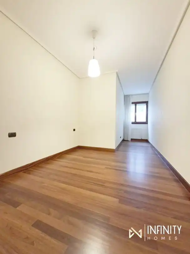 Maisonette zur Miete in Bilbao  mit Heizung, Privatgarten und Terrasse