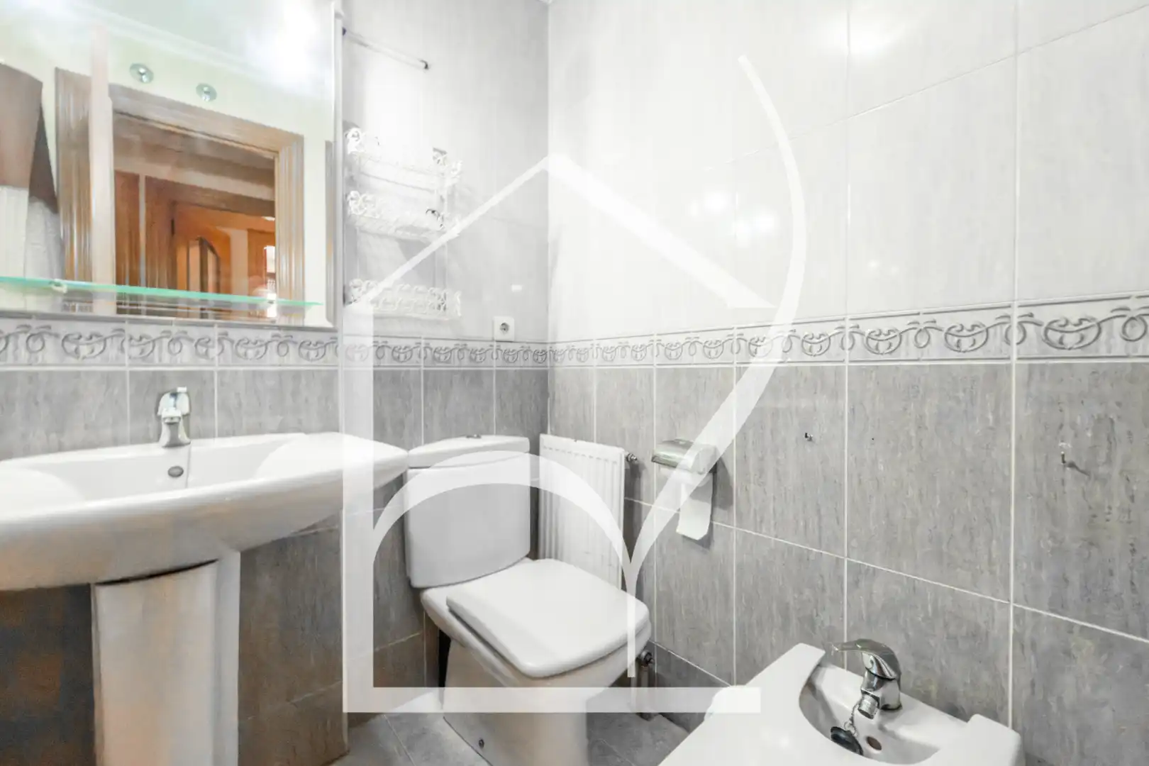 Baño de Piso de alquiler en Salamanca con Calefacción, Parquet y Amueblado