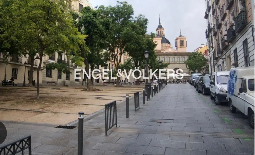 Exterior view of Apartments for sale in Madrid  with Heating