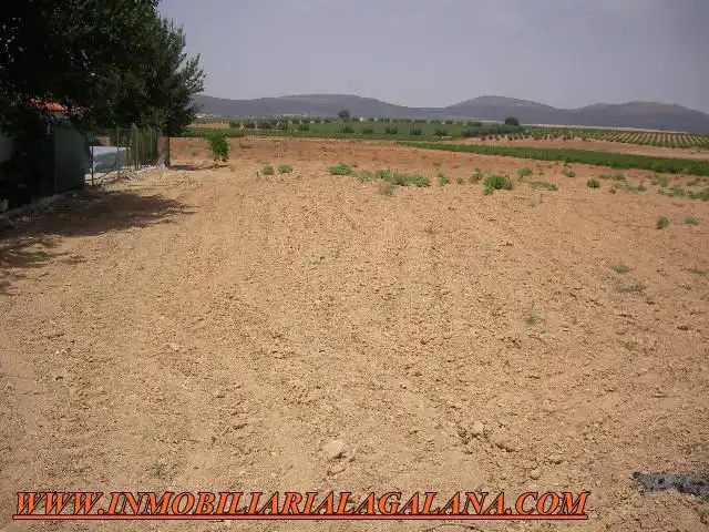 Chalet con piscina en venta en Valdepeñas, imagen 2