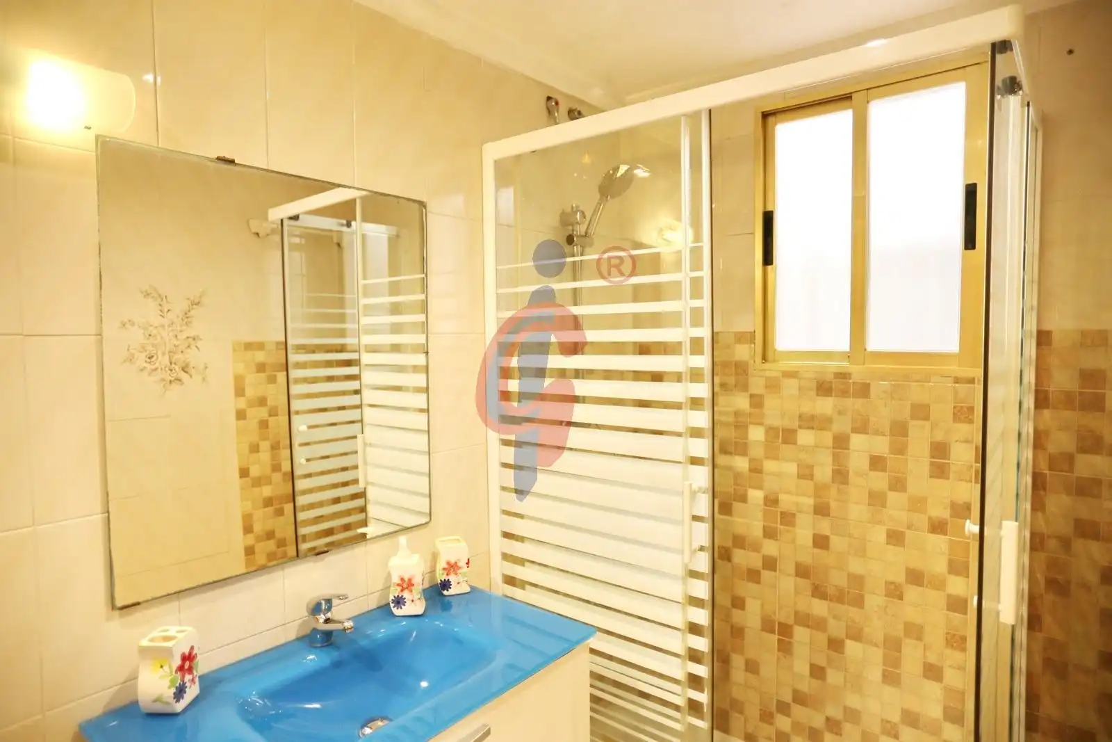 Badezimmer von Erdgeschoss zum Verkauf in Guardamar del Segura mit Terrasse und Möbliert