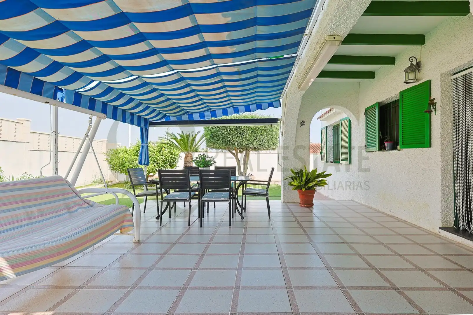 Terrassa de Casa o xalet en venda en Elche / Elx amb Jardí privat, Terrassa i Piscina