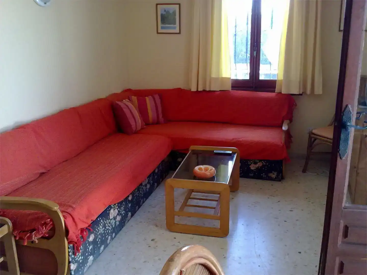 Sala d'estar de Apartament de lloguer en Dénia amb Aire condicionat, Jardí privat i Piscina