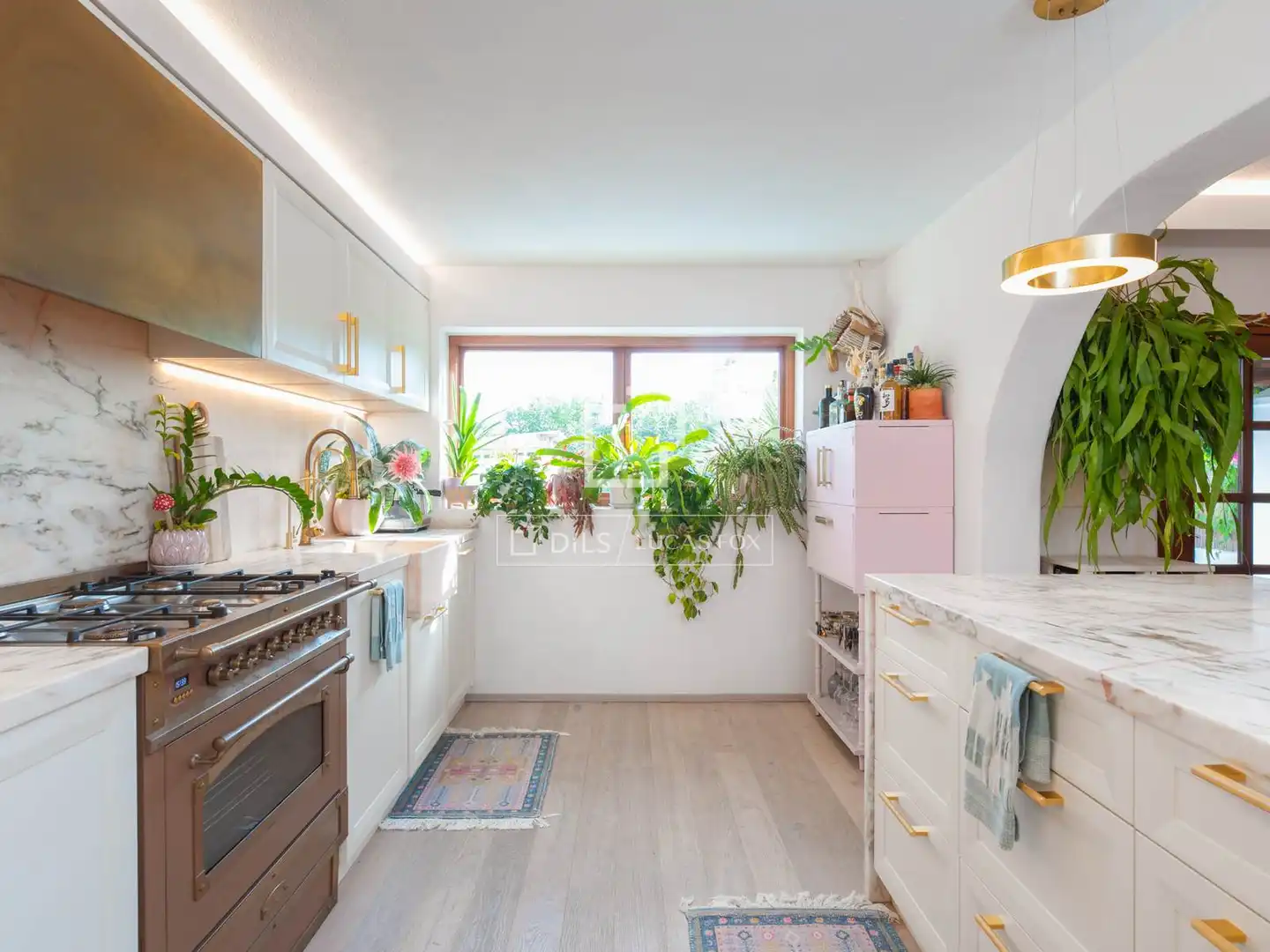Cuina de Casa o xalet en venda en Santa Eulària des Riu amb Aire condicionat, Calefacció i Jardí privat