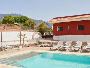 Casa amb piscina en venda a Camino de las Calles