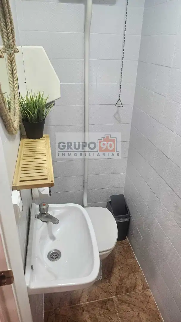 Baño de Local de alquiler en Valencia con Amueblado