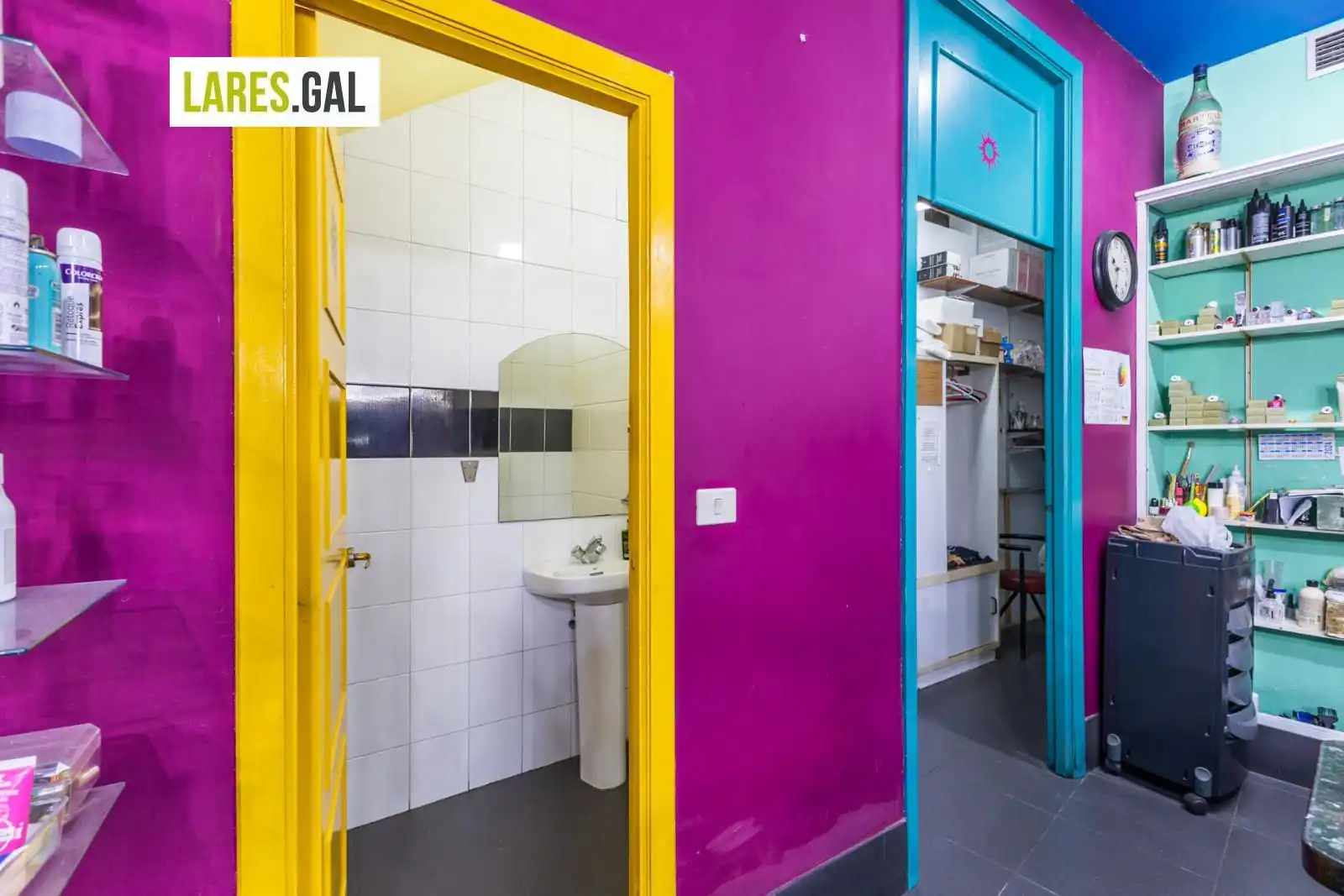 Badezimmer von Geschaftsraum zur Miete in Cangas 