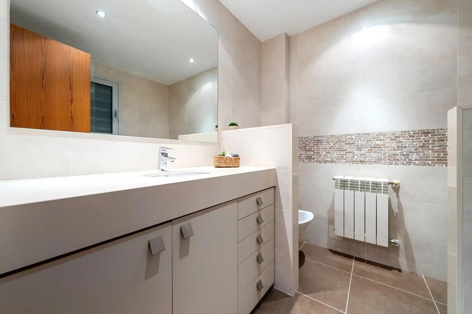 Bathroom of Flat for rent in Tarragona  with Air Conditioner, Heating and Terrace