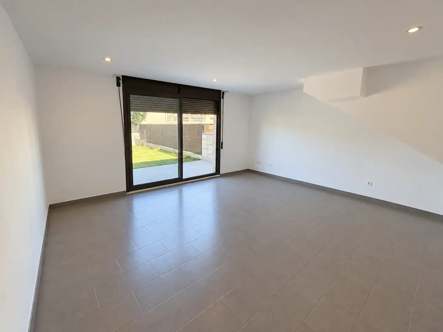 Living room of Houses for sale in Vilanova i la Geltrú  with Air Conditioner, Heating and Private garden