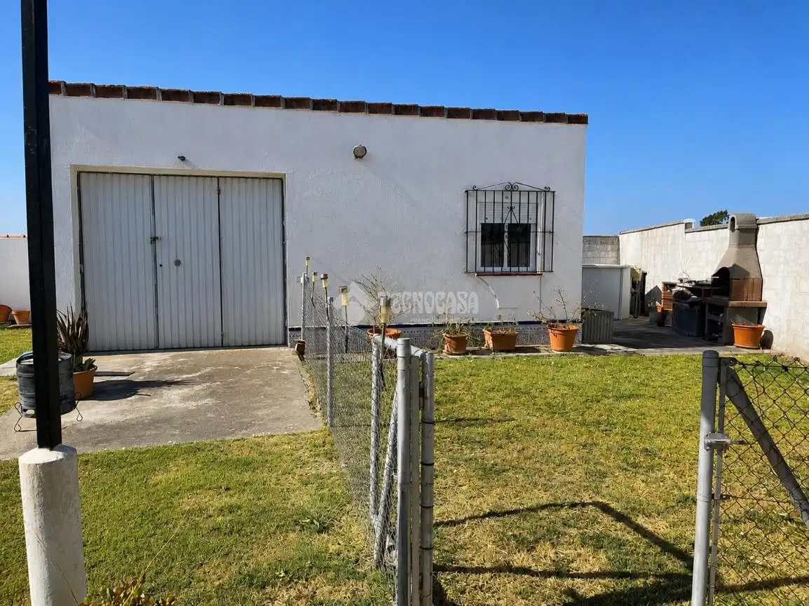 Jardí de Finca rústica en venda en Chiclana de la Frontera amb Terrassa i Moblat