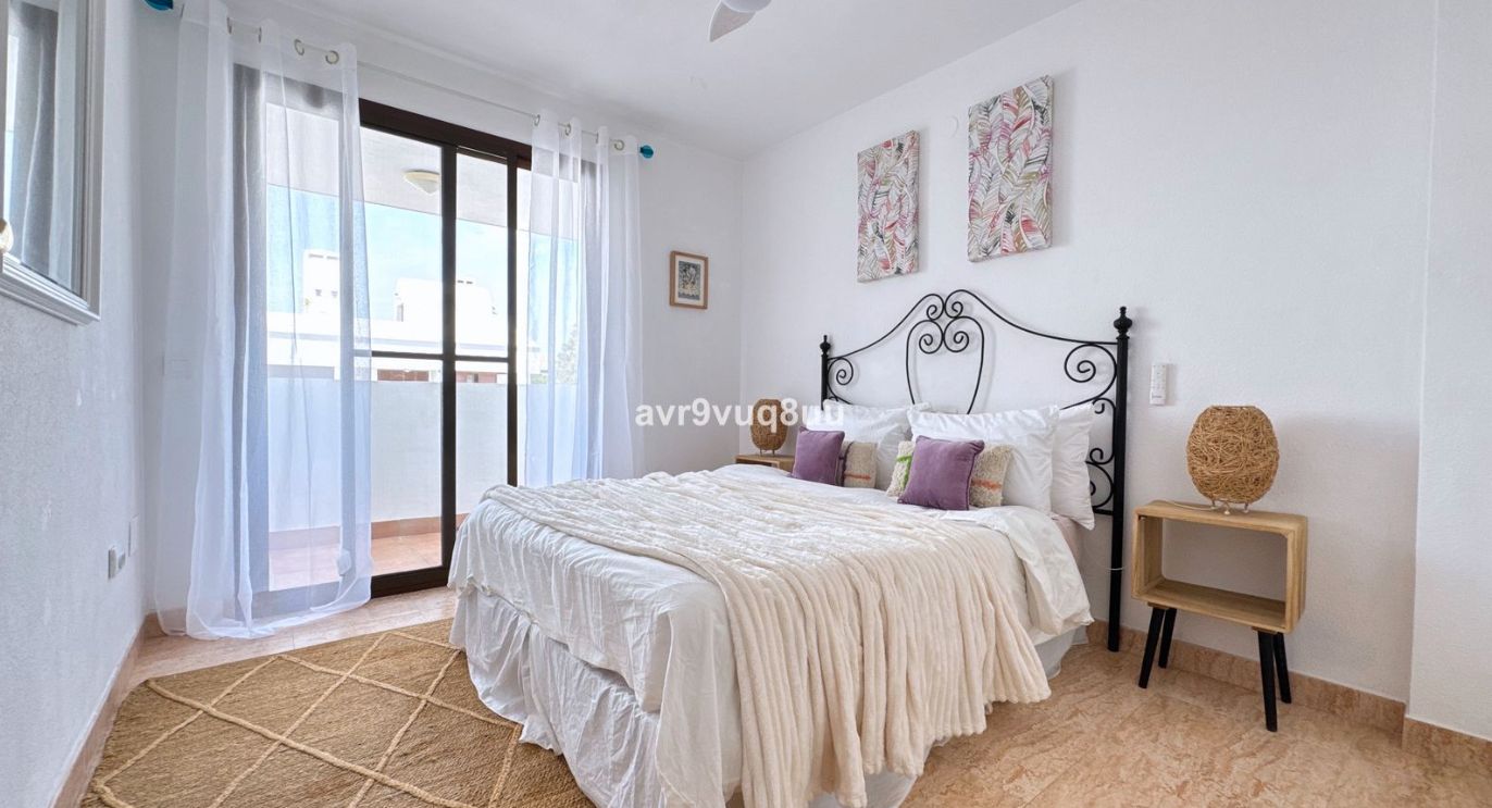 Dormitori de Casa o xalet en venda en Mijas amb Aire condicionat, Terrassa i Piscina comunitària