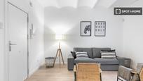 Sala d'estar de Pis de lloguer en L'Hospitalet de Llobregat amb Aire condicionat, Calefacció i Moblat