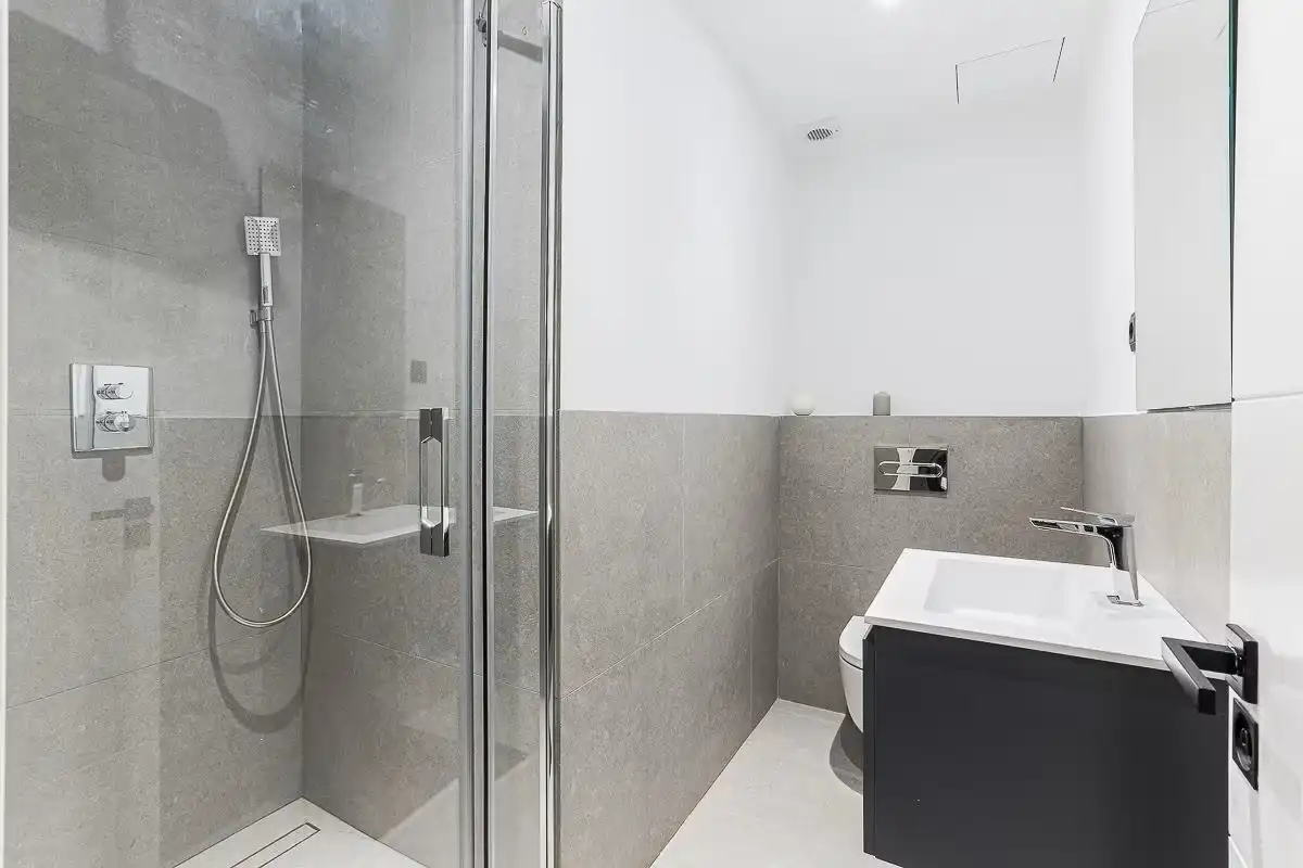 Baño de Ático en venta en Arona con Calefacción, Terraza y Amueblado