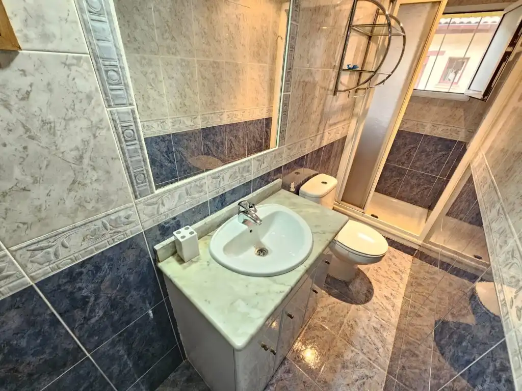 Bathroom of Flat for sale in Avilés