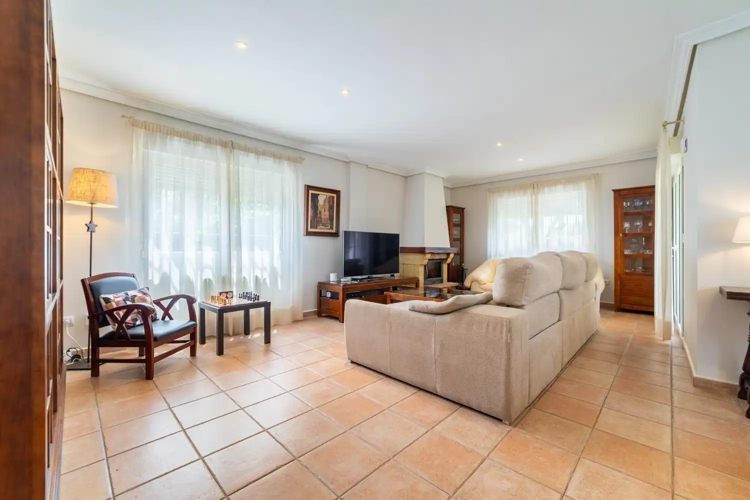 Sala d'estar de Casa o xalet en venda en Valdemorillo amb Piscina comunitària