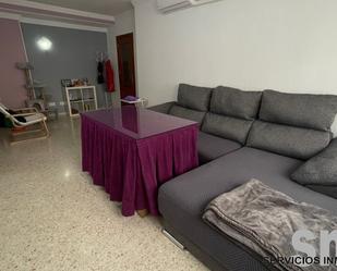 Living room of Flat for sale in Ubrique  with Storage room