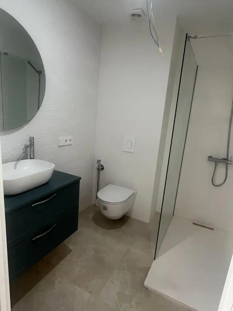Bathroom of Flat for sale in Aldaia  with Balcony