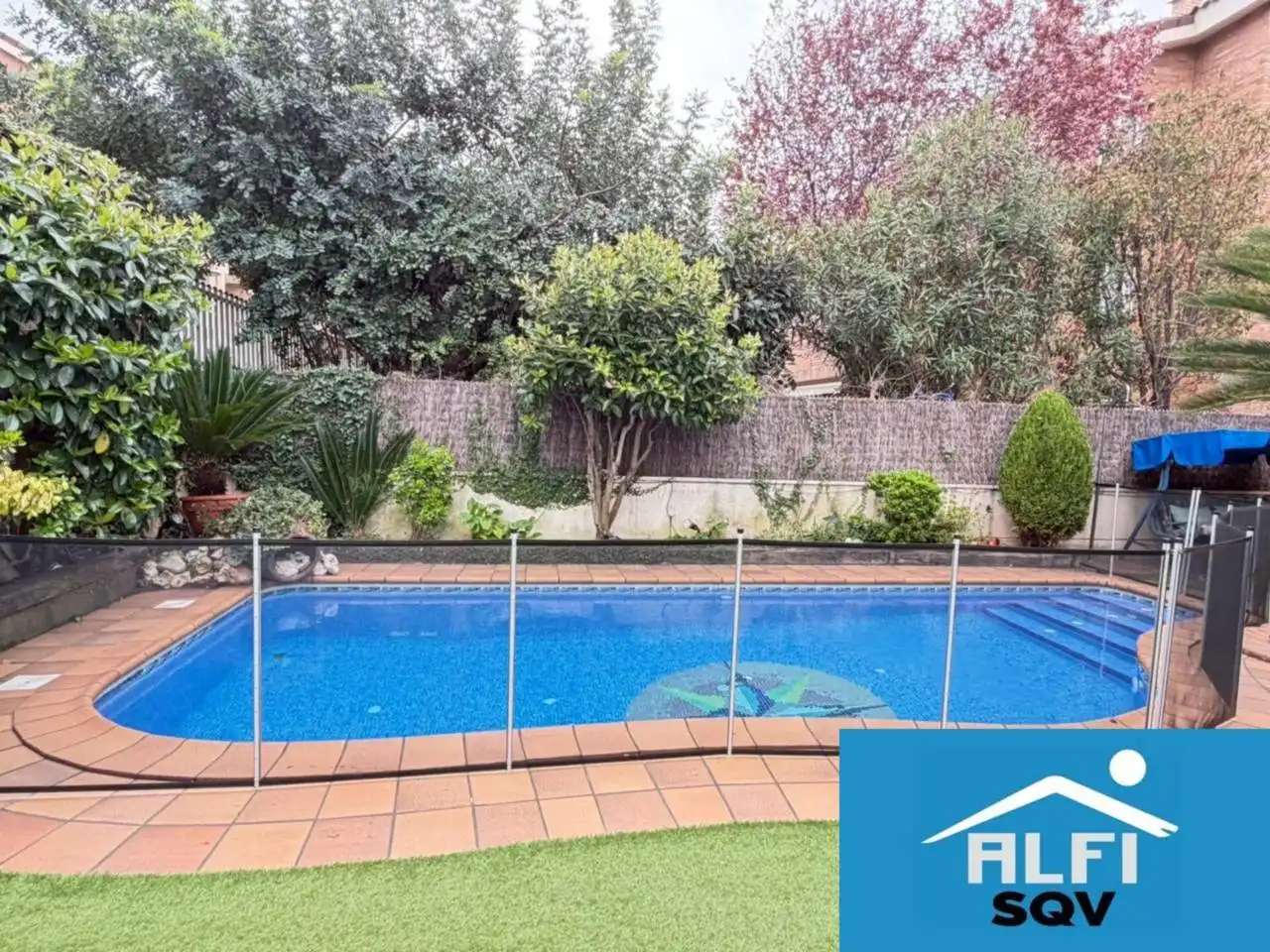 Swimming pool of Houses for sale in Sant Quirze del Vallès  with Air Conditioner, Heating and Private garden