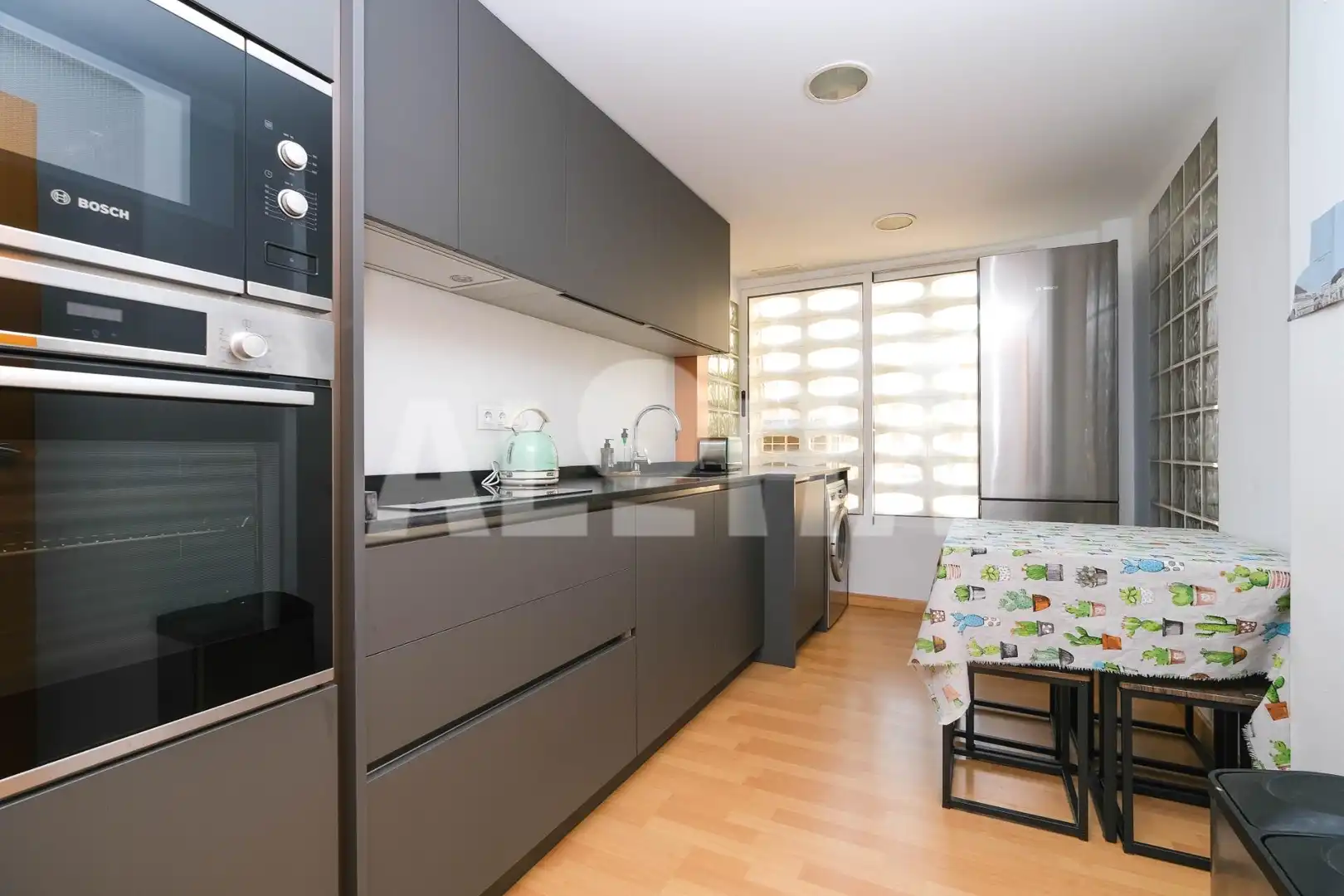 Cocina de Apartamento de alquiler en Valencia con Aire acondicionado, Calefacción y Amueblado