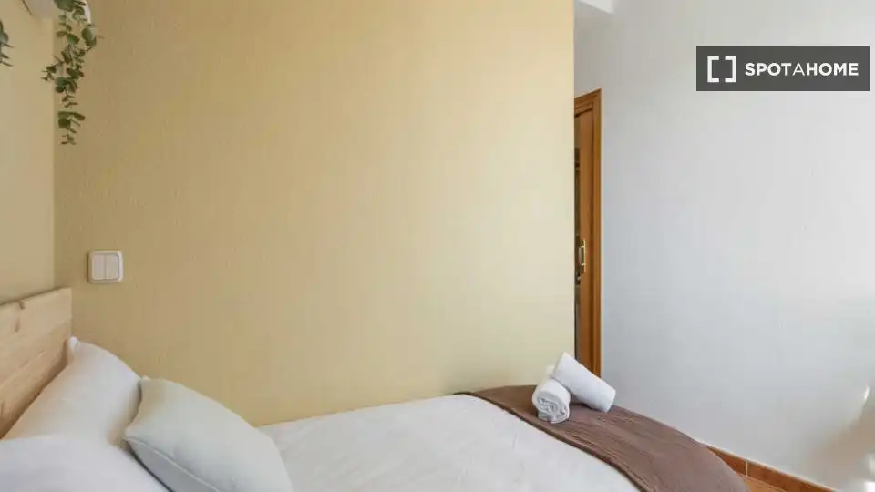 Habitación de Piso para compartir en Madrid con Aire acondicionado, Terraza y Amueblado