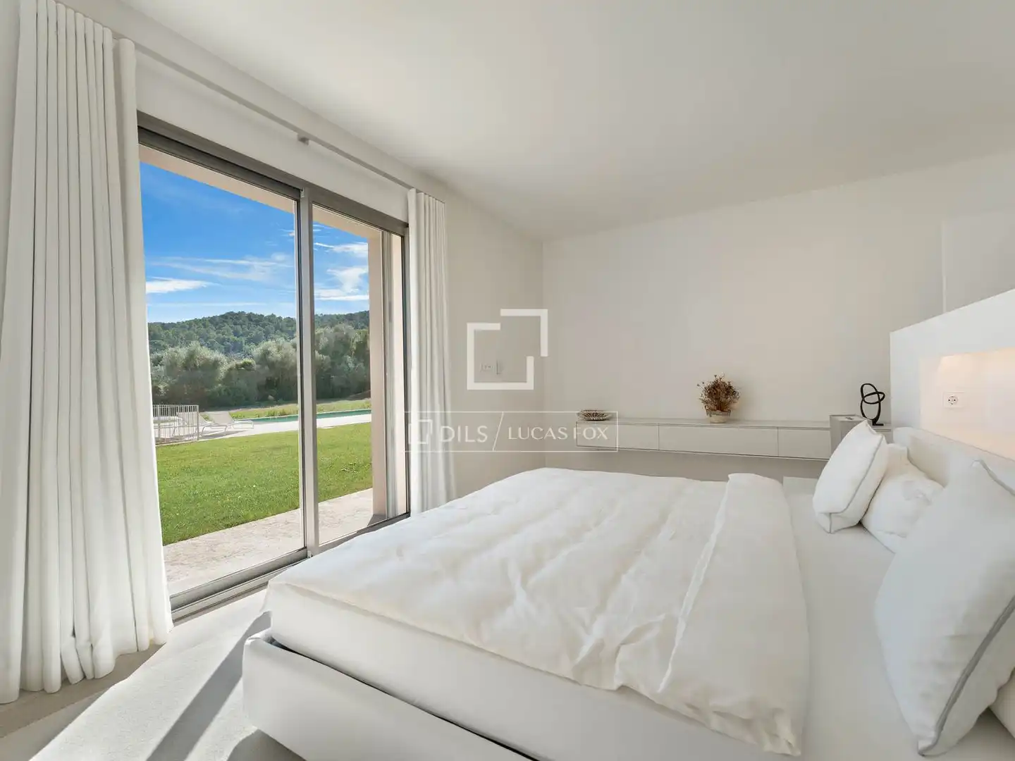 Habitación de Finca rústica en venta en Capdepera con Aire acondicionado, Calefacción y Jardín privado