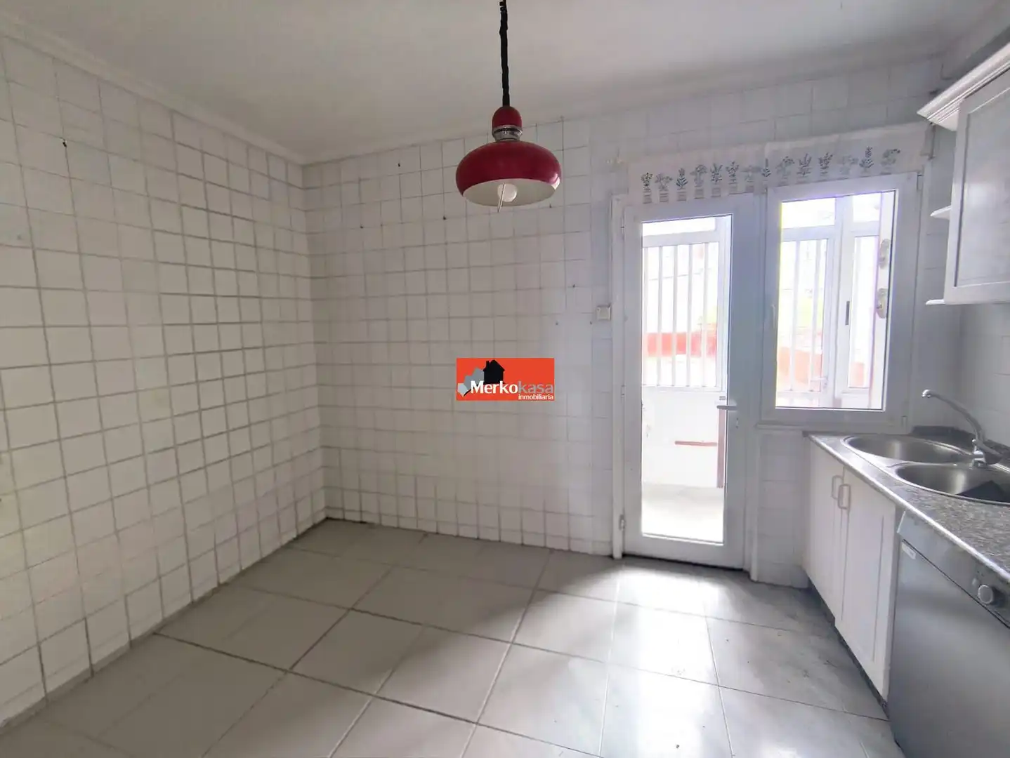 Kitchen of Flat for sale in Lugo  with Heating, Terrace and Storage room