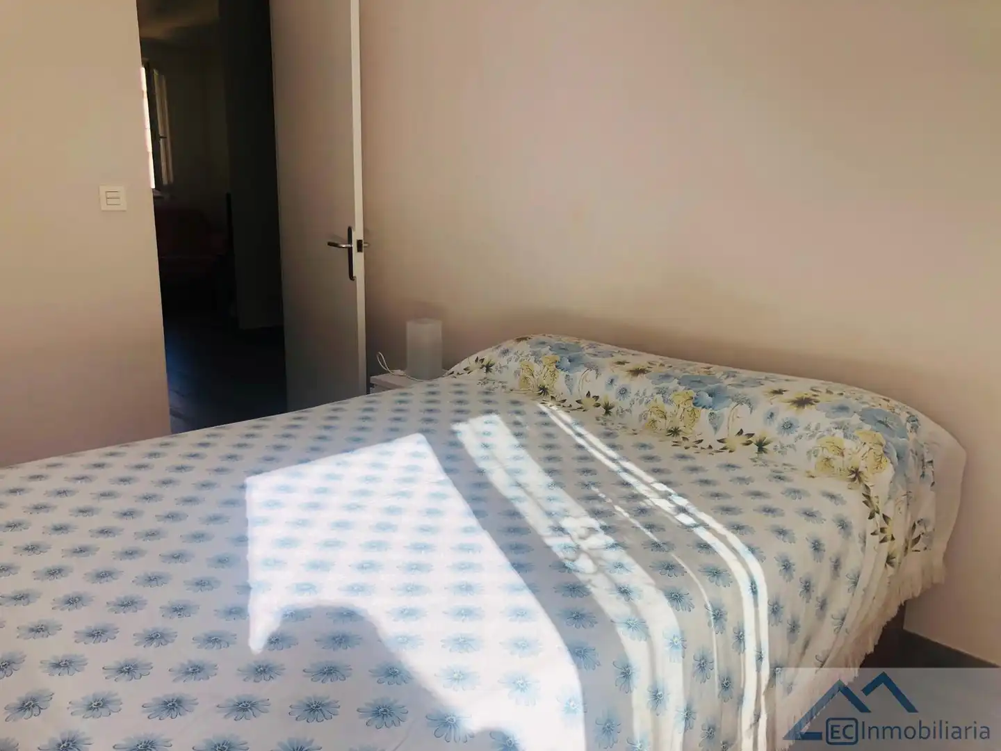 Schlafzimmer von Wohnung zur Miete in Santander mit Möbliert