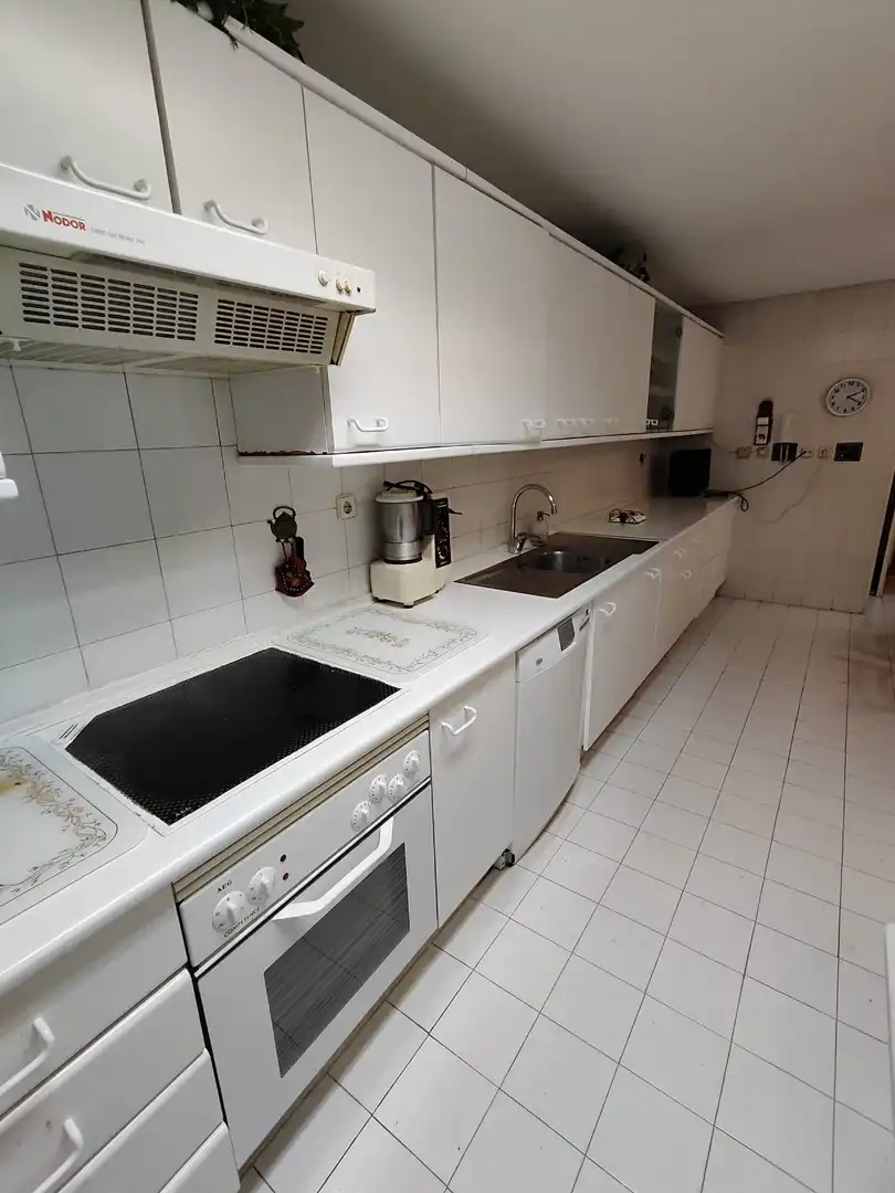 Cuina de Pis de lloguer en Madrid amb Aire condicionat, Calefacció i Terrassa