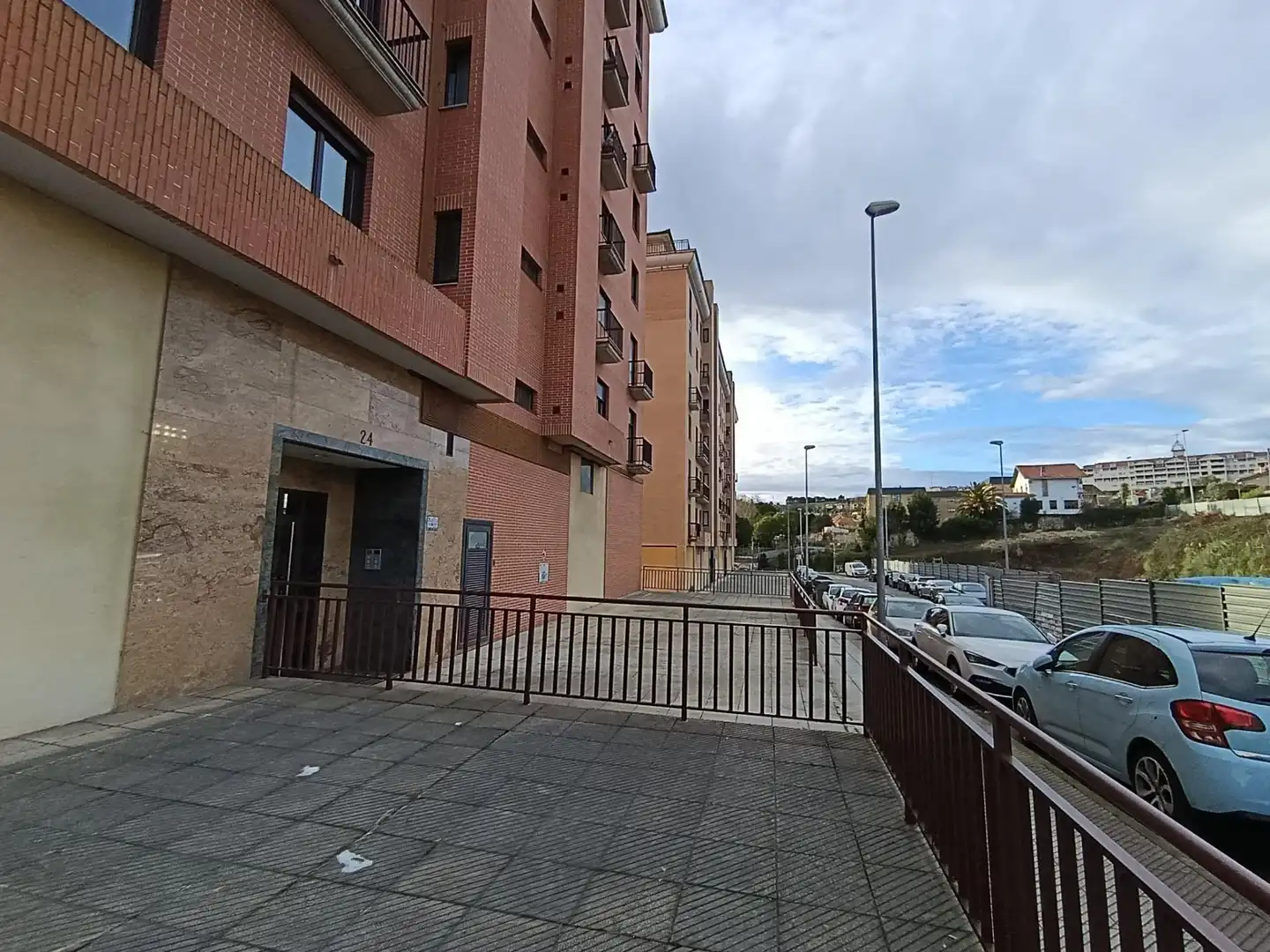 Vista exterior de Apartament en venda en Avilés amb Calefacció, Traster i Balcó